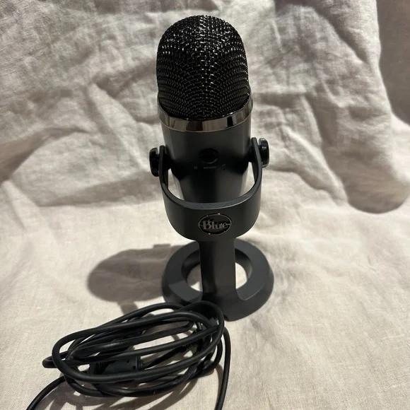 Yeti Nano Blue Mic Microphone - Picture 2 of 6